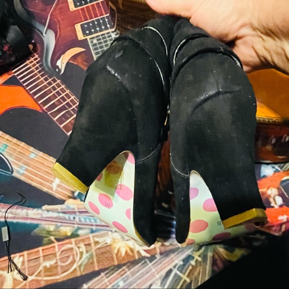 SALE!!! 🦇Fabulous Irregular Choice Retro Zip Moire Patterned Ankle Boots! - Picture 14 of 15